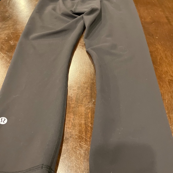 Lululemon leggings-excellent condition-size 4 - Picture 5 of 5
